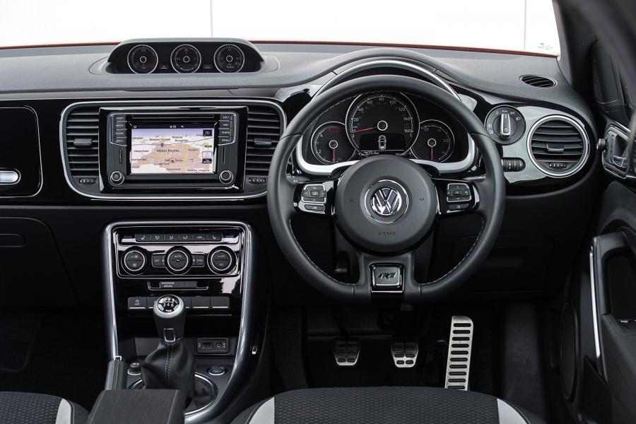 Торпедо Volkswagen Beetle R-Line 2017 года  (UK) (фото 8 из 31)